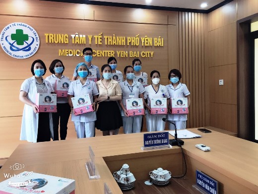 Tổ chức Cảm Ơn Những Hy Sinh tặng quà cho con em cán bộ Trung tâm Y tế thành phố Yên Bái nhân dịp Quốc tế thiếu nhi 1.6